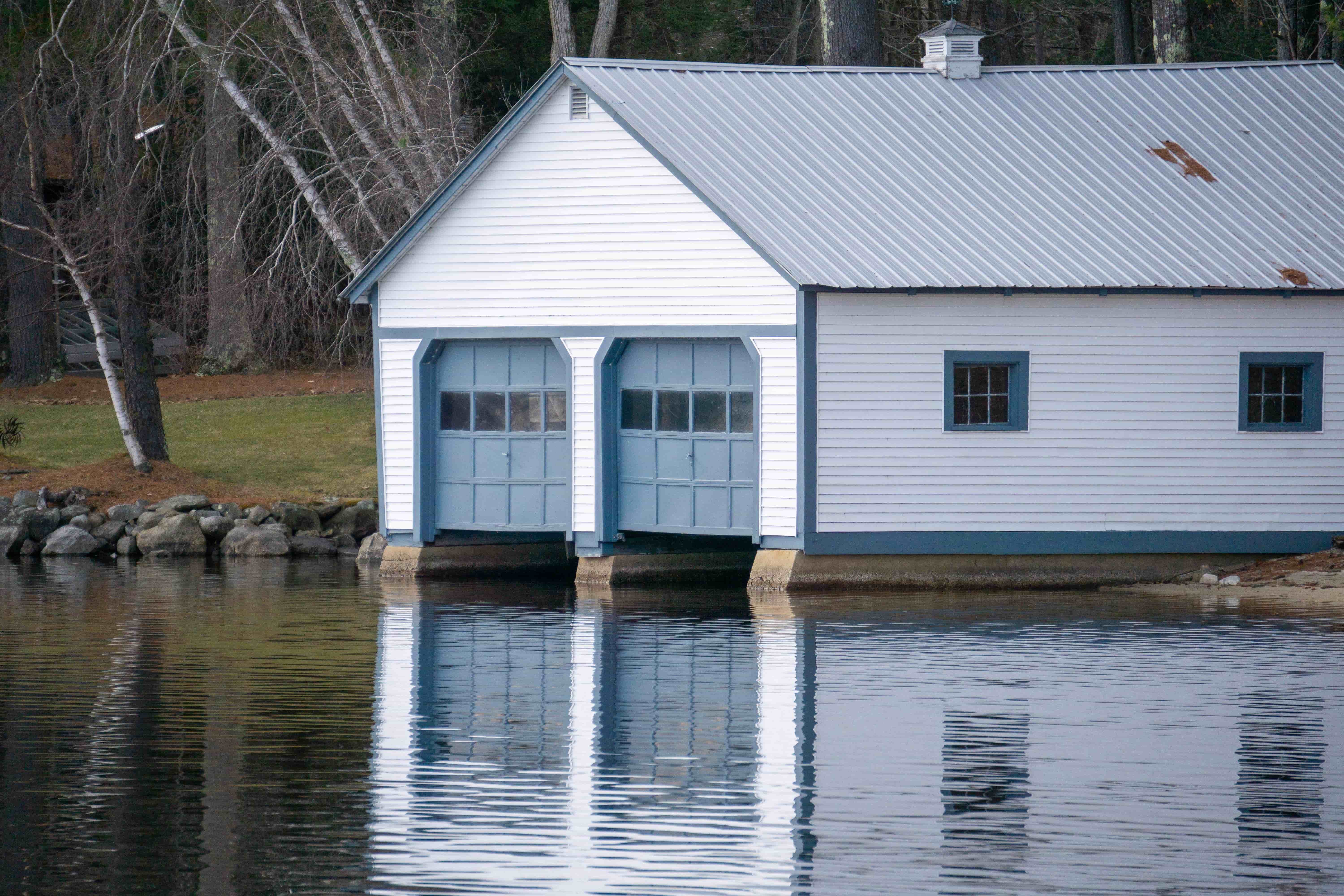 Boat lift service inside a boathouse on Wheeler Lake Alabama